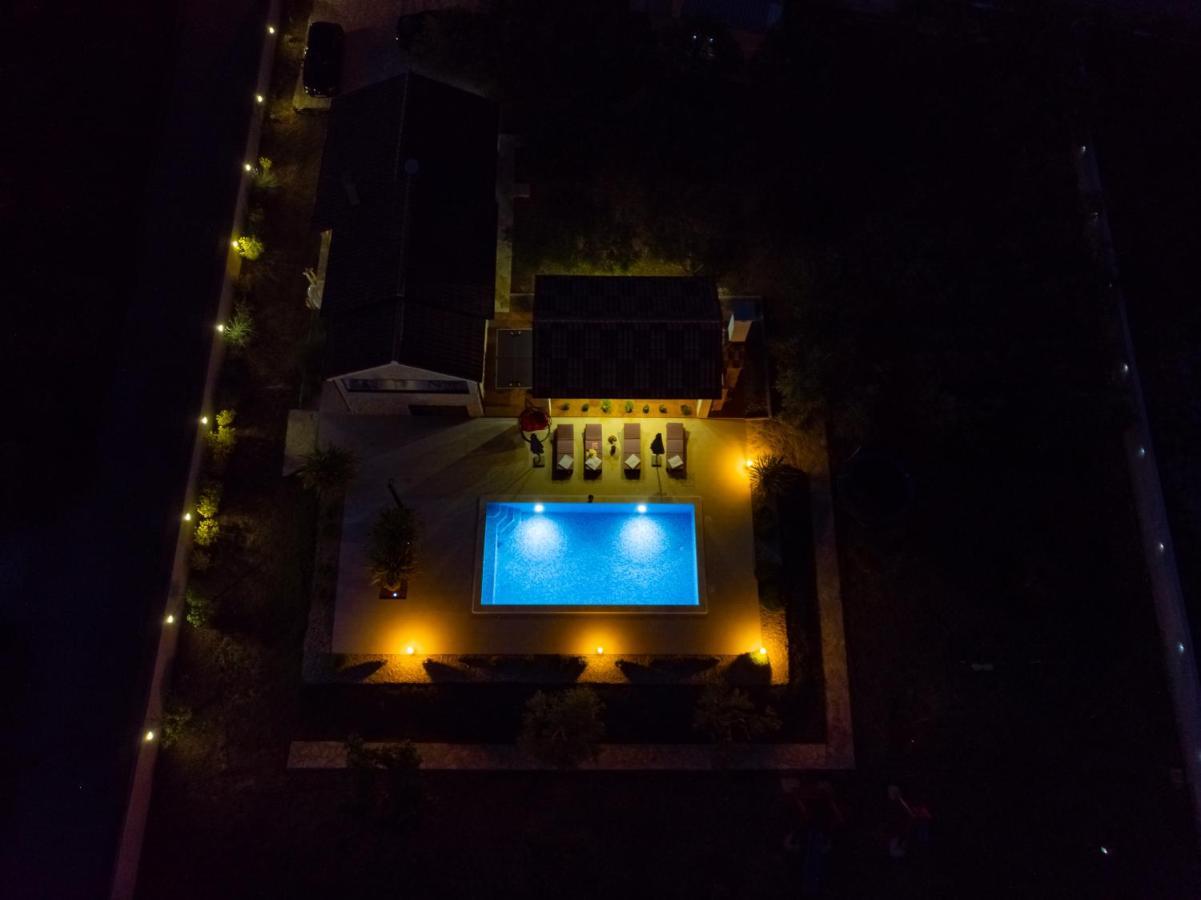 Villa Lorema-Pet Friendly On 5000 Sqm Garden,Pool, Jacuzzi, Billiard&Ps5 Свети-Филип-и-Яков Экстерьер фото