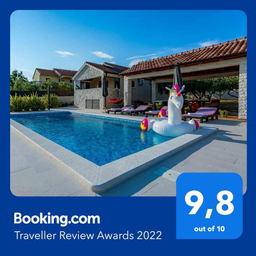 Villa Lorema-Pet Friendly On 5000 Sqm Garden,Pool, Jacuzzi, Billiard&Ps5 Свети-Филип-и-Яков Экстерьер фото